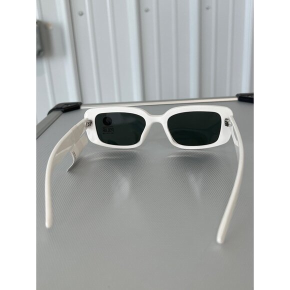 Kreedom Polarized Sunglasses White Frame With Dark Lenses UV Protection Chic NEW - Picture 4 of 6